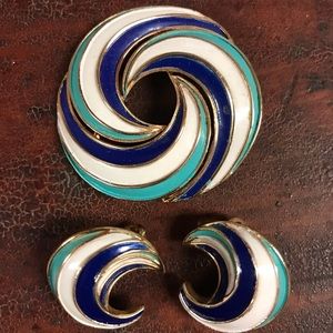 Trifari Swirl Enamel Brooch Clip Earring Set Blues